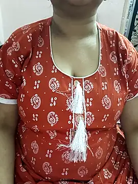 Snapshot of cuteyqueen chatting on February 23, 2026, 12:24 pm cuteyqueen online show from February 23, 2026, 12:24 pm