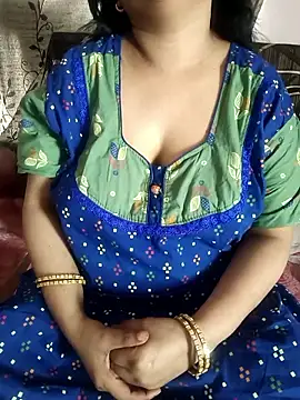 cuteyqueen online show from March 9, 2026, 6:28 am