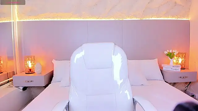 JessyEvans online show from April 11, 2026, 7:29 pm