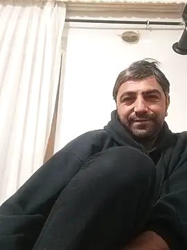 Snapshot of Muratcanik44 chatting on March 7, 2026, 11:35 pm Muratcanik44 online show from March 7, 2026, 11:35 pm