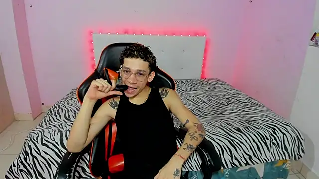 mateodeamjo online show from October 20, 2025, 11:49 pm