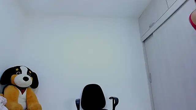 Snapshot of Amelia_Debora_Antonella chatting on April 28, 2026, 2:22 pm Amelia Debora Antonella online show from April 28, 2026, 2:22 pm