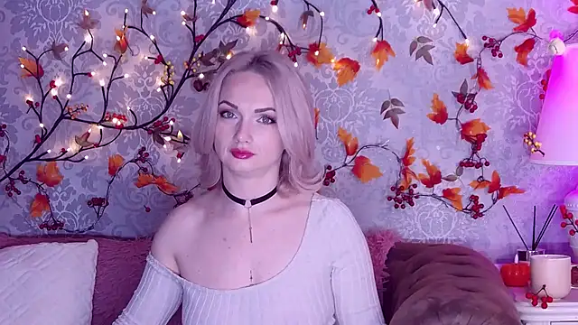 EllianaReese online show from November 4, 2025, 2:43 am