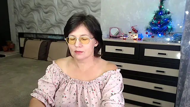 VitaCharm online show from December 27, 2024, 8:18 pm