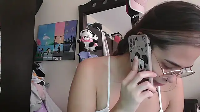 trianabell online show from March 18, 2026, 4:10 pm