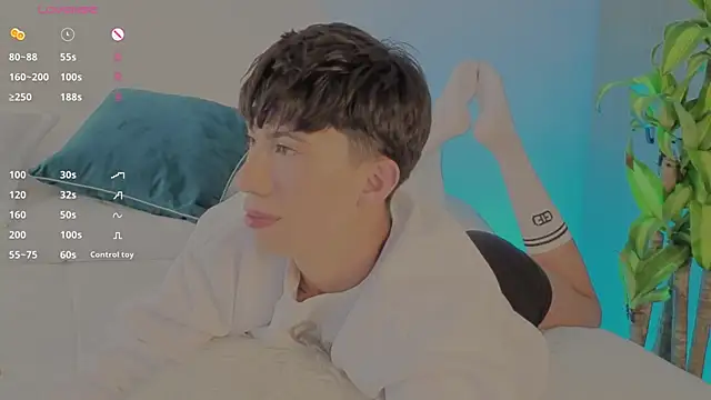 FabianPriince online show from November 9, 2025, 7:34 pm