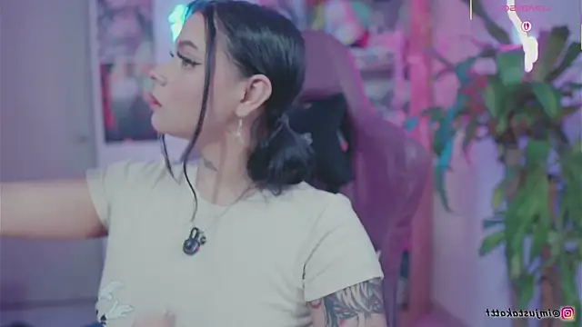 sensualkattt online show from September 10, 2025, 1:00 pm