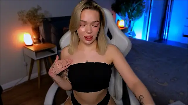 Lily Yin online show from January 10, 2026, 5:42 am