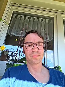 Schnubby1 online show from April 9, 2026, 1:27 pm