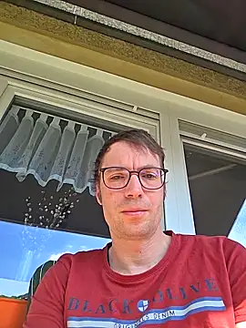 Schnubby1 online show from April 15, 2026, 10:44 am