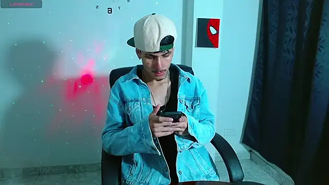 Snapshot of Bastiaan_28 chatting on October 10, 2025, 10:53 pm Bastiaan 28 online show from October 10, 2025, 10:53 pm