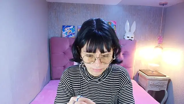 Snapshot of charlottemoonxz chatting on April 18, 2026, 6:12 pm charlottemoonxz online show from April 18, 2026, 6:12 pm