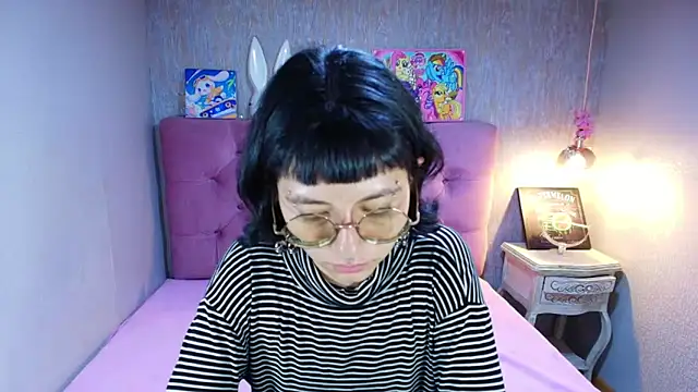 Snapshot of charlottemoonxz chatting on May 13, 2026, 6:27 pm charlottemoonxz online show from May 13, 2026, 6:27 pm