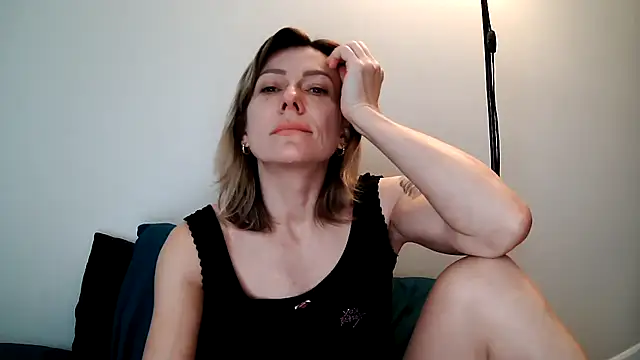 anechka1 online show from March 11, 2026, 4:46 pm