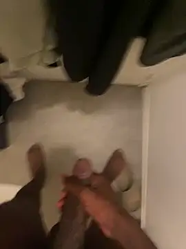 Snapshot of damien954 chatting on November 9, 2025, 5:11 pm damien954 online show from November 9, 2025, 5:11 pm