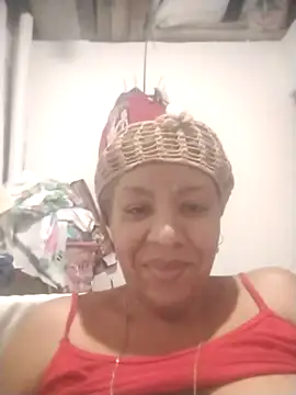 Snapshot of Surreyaa chatting on May 6, 2026, 5:03 am Surreyaa online show from May 6, 2026, 5:03 am