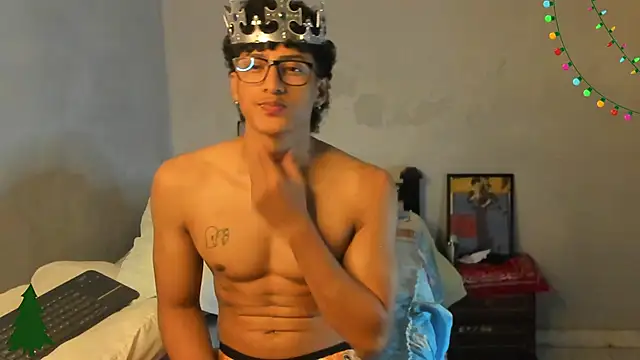 Snapshot of Ivano_joness chatting on December 14, 2024, 2:42 pm Ivano joness online show from December 14, 2024, 2:42 pm