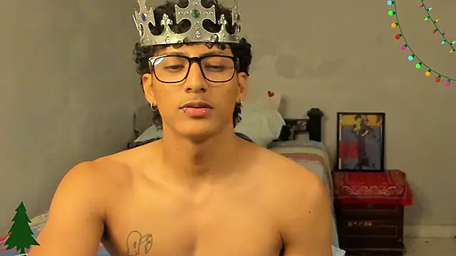 Snapshot of Ivano_joness chatting on December 19, 2024, 4:02 am Ivano joness online show from December 19, 2024, 4:02 am