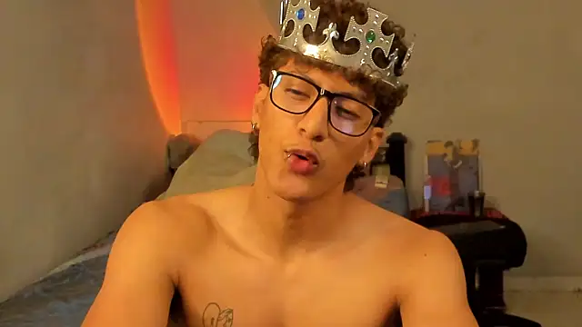 Snapshot of Ivano_joness chatting on January 15, 2025, 12:04 pm Ivano joness online show from January 15, 2025, 12:04 pm