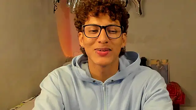 Snapshot of Ivano_joness chatting on January 24, 2025, 6:14 am Ivano joness online show from January 24, 2025, 6:14 am