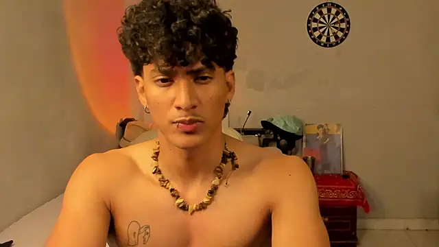 Snapshot of Ivano_joness chatting on February 11, 2025, 9:42 am Ivano joness online show from February 11, 2025, 9:42 am