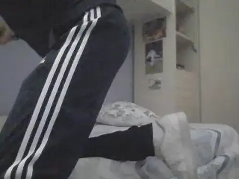 Snapshot of Kamaleonix chatting on December 26, 2024, 12:46 am Kamaleonix online show from December 26, 2024, 12:46 am