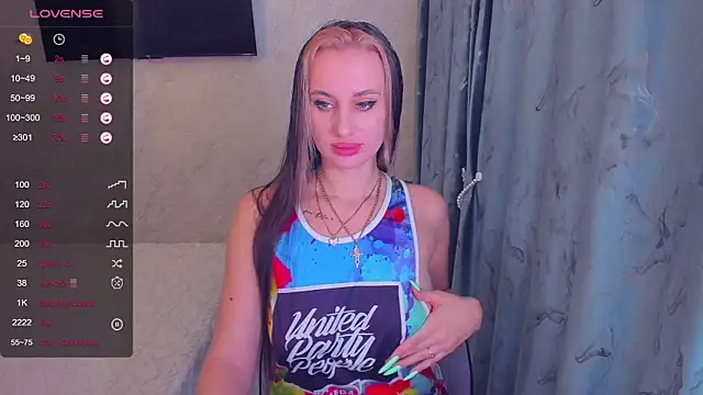 Snapshot of Cherry-Legenda chatting on December 15, 2024, 6:07 am Cherry-Legenda online show from December 15, 2024, 6:07 am