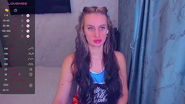 Snapshot of Cherry-Legenda chatting on January 14, 2025, 8:20 am Cherry-Legenda online show from January 14, 2025, 8:20 am