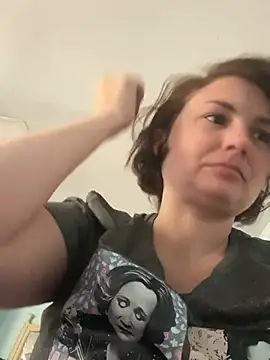 Snapshot of MilfyMrsRobinson chatting on January 19, 2026, 1:37 pm MilfyMrsRobinson online show from January 19, 2026, 1:37 pm