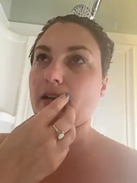 Snapshot of MilfyMrsRobinson chatting on February 8, 2026, 1:47 pm MilfyMrsRobinson online show from February 8, 2026, 1:47 pm