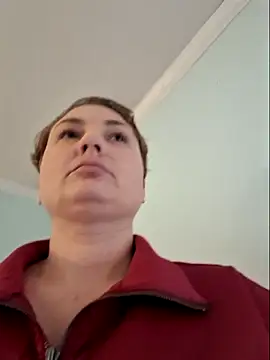 Snapshot of MilfyMrsRobinson chatting on February 15, 2026, 7:54 pm MilfyMrsRobinson online show from February 15, 2026, 7:54 pm