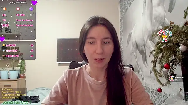 Wowpornoo online show from January 1, 2025, 2:09 pm