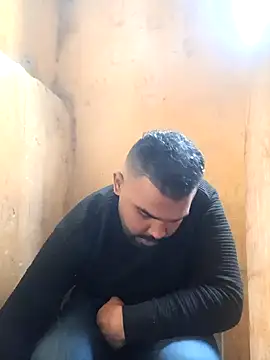 Snapshot of ListedLoin chatting on January 22, 2025, 2:35 pm ListedLoin online show from January 22, 2025, 2:35 pm