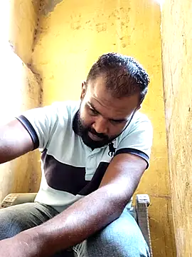 Snapshot of ListedLoin chatting on November 1, 2025, 12:40 pm ListedLoin online show from November 1, 2025, 12:40 pm