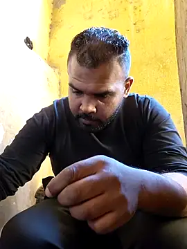 ListedLoin online show from April 23, 2026, 4:57 am