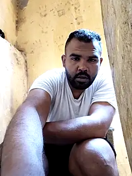 ListedLoin online show from April 23, 2026, 12:40 pm