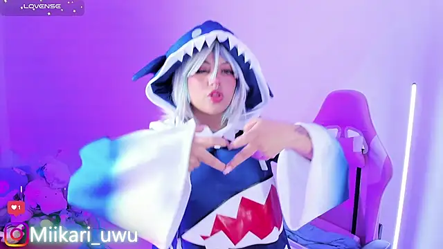 Snapshot of Ahri_Elderwood chatting on December 23, 2025, 5:05 am Ahri Elderwood online show from December 23, 2025, 5:05 am