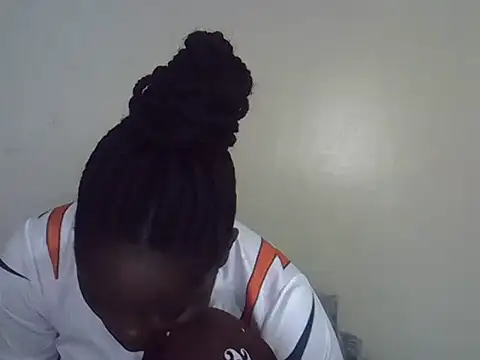 HOT-JAZMINE online show from May 17, 2026, 5:42 pm