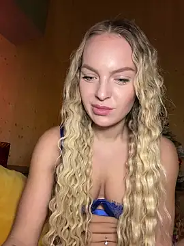 ChiaraVixen online show from December 7, 2024, 12:13 pm