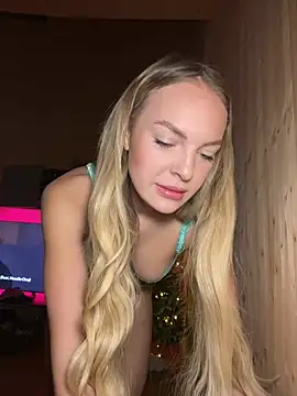 ChiaraVixen online show from December 15, 2024, 7:46 am