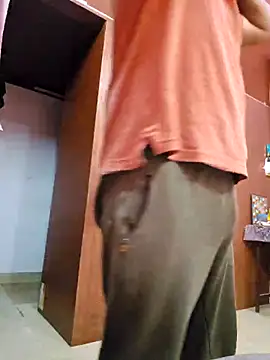 Snapshot of Loveboycurvy chatting on December 3, 2024, 2:36 am Loveboycurvy online show from December 3, 2024, 2:36 am