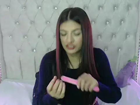 Abril Squirt online show from February 11, 2025, 4:44 am