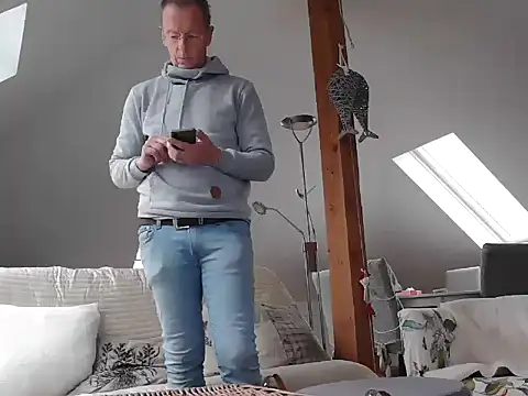 maxmueller321 online show from December 22, 2025, 10:12 am