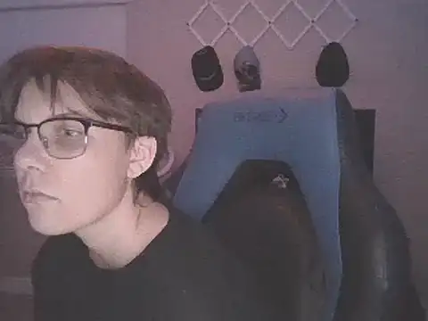 Snapshot of KaliSnow199623 chatting on February 7, 2025, 4:37 am KaliSnow199623 online show from February 7, 2025, 4:37 am