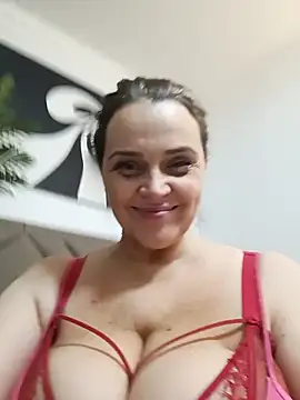 hugebobbs online show from March 6, 2026, 5:48 am