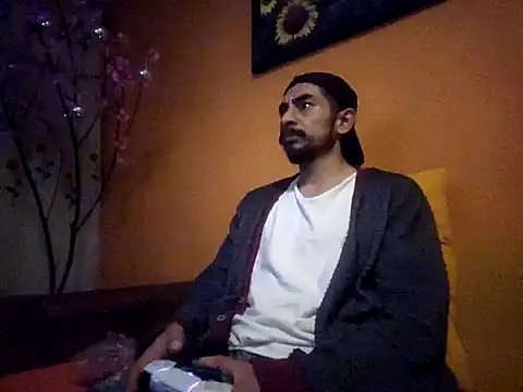 Angel Coronel online show from December 12, 2024, 1:43 am