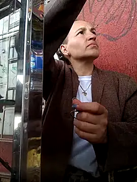 Divalive 28 online show from November 11, 2025, 6:19 pm