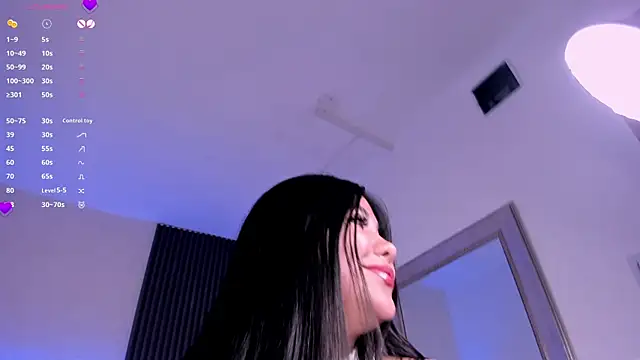 aliscollins  online show from March 9, 2025, 8:18 am