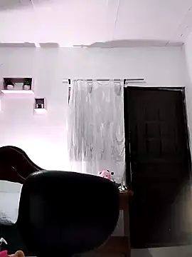 lunanataly online show from January 21, 2025, 3:54 pm