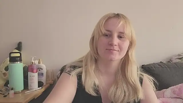 Glitch Witch online show from July 16, 2026, 2:01 pm